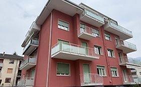 Casa Filippo Large 3 Room Apartment, Close To The Beach, Free Wifi Internet