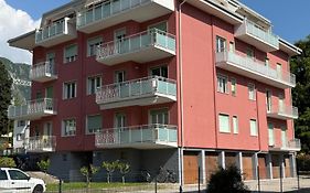 Casa Filippo Large 3 Room Apartment, Close To The Beach, Free Wifi Internet