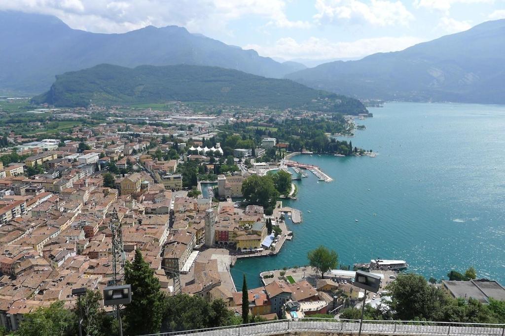 Casa Filippo Large 3 Room Apartment, Close To The Beach, Free Wifi Internet Riva del Garda Exterior foto